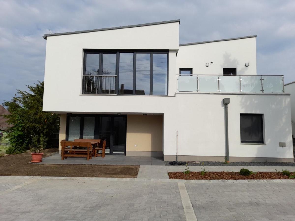 Kempi Kuckoja Balatonalmádi Buitenkant foto